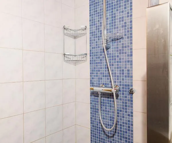 Alppitaehti, Hilla Apartamento