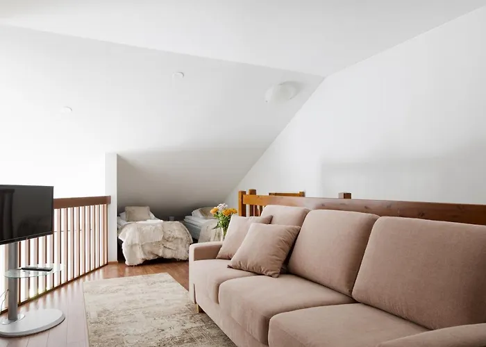 Alppitaehti, Hilla *