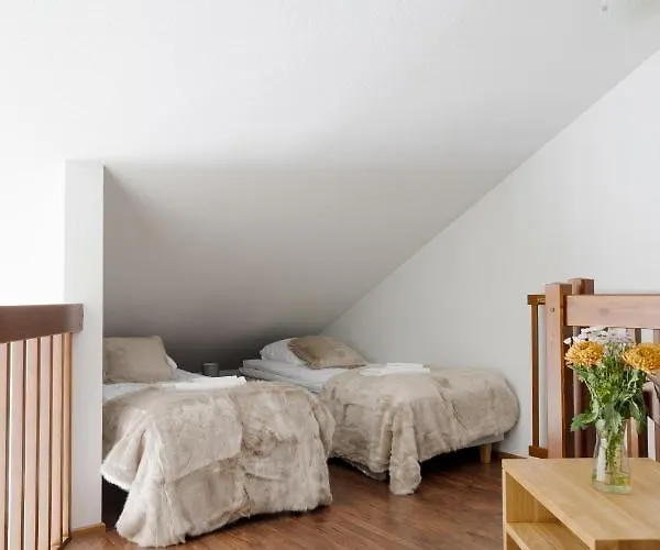 Alppitaehti, Hilla * Levi